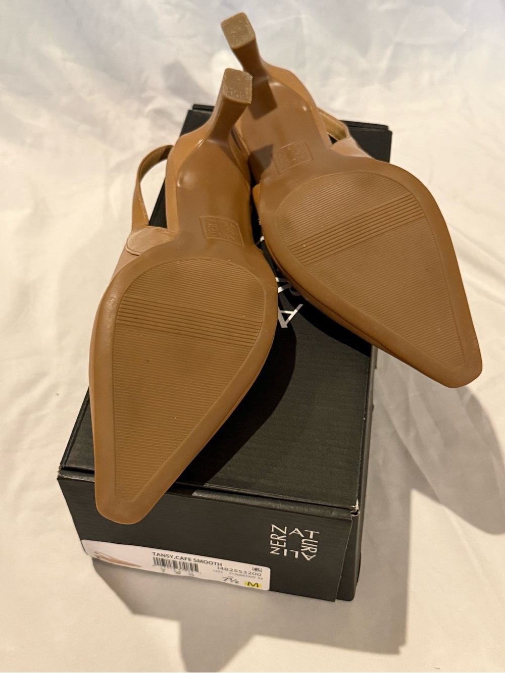 Naturalizer tansy cafe smooth buckle kitten
faux leather heels - Picture 7 of 8